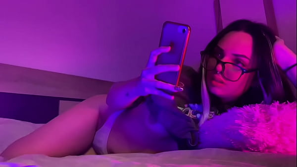 Me grabo haciedo un video personalizado para mi mejoramigo de Xvideo