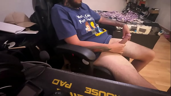 Jovencita Secretaria Busca Aumento De Sueldo Mam&aacute;ndome Toda La Verga thumbnail