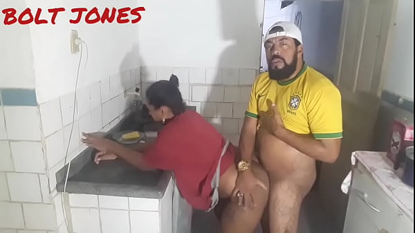 Marido Chega Em Casa J&aacute; Dando Pica A Esposa Na Cozinha Socada Deliciosa thumbnail