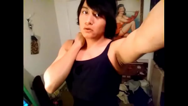 Play MP4 - Sissy Showing Off Outfit