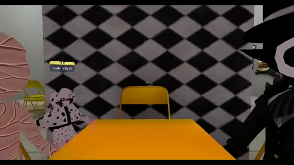 Meninos se divertem num bar