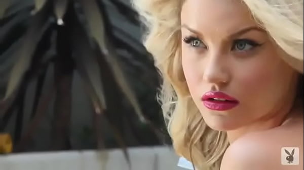 Blonde_Bombshell Jamie_BradfordPoses For The Webcam InThe Yard