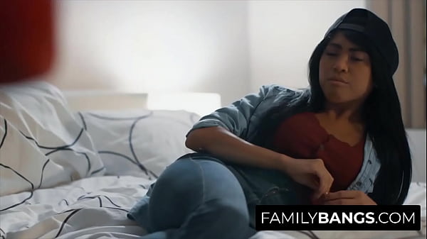 Desperate About My Tomboy Stepsister ⭐ FamilyBangs.com 