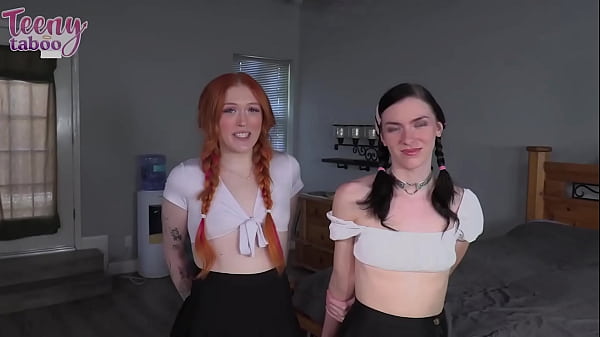 Nonton Lesbians Strawberry Fields & Celestina Blooms Fuck Seth 2 Graduate! thumbnail