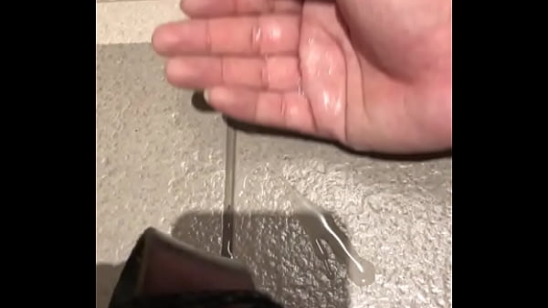 Quay l&eacute_n vắt tinh sục cặc d&ugrave_m anh toilet