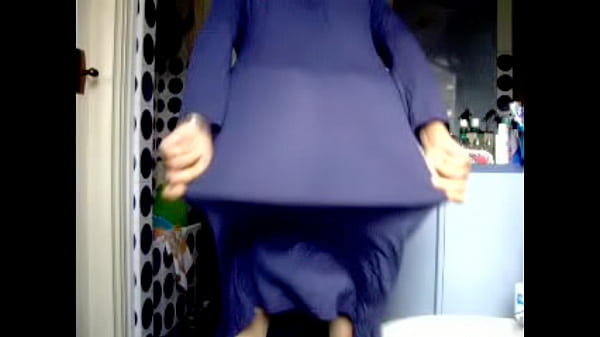 Play MP4 - HPIM8941&period;MPG I&comma; in blue nightgown and stockings