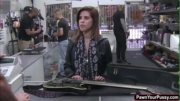 Lilith Shayton gets_banged by hgue dick