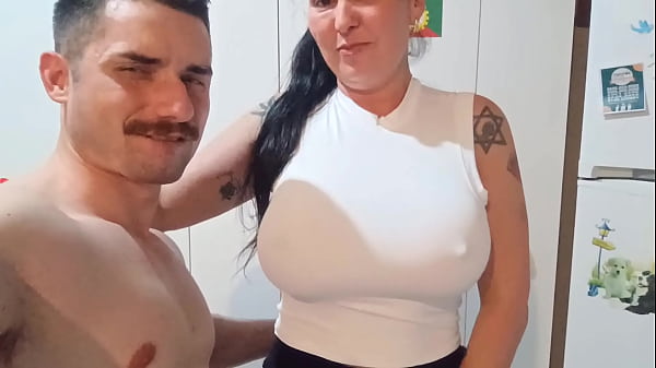 Coroa Gostosona Se Deliciando O Pau Do Jovem Saymon Fitness thumbnail