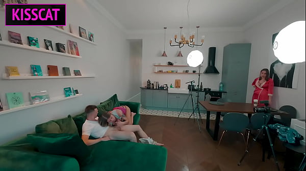 Nonton S6e2 Bts Pt1: Zlata Shine Drops In &mdash; Outfit Hunt & Secret Couch Bj! thumbnail