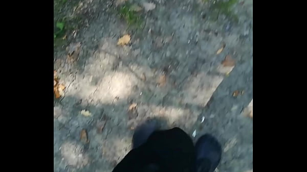 Nonton Outdoor Balancieren In Feinstrumpfhose thumbnail