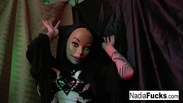 Sexy babe gets tied up and banged 