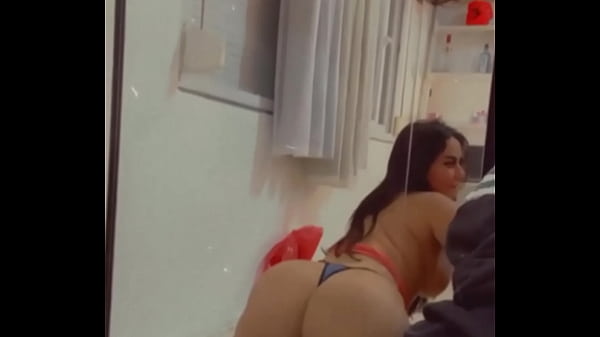 Bitches showinf off your hot body 