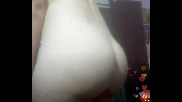 Putita_se desnuda en directo