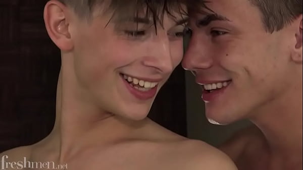 Hot guy bottoming for me 