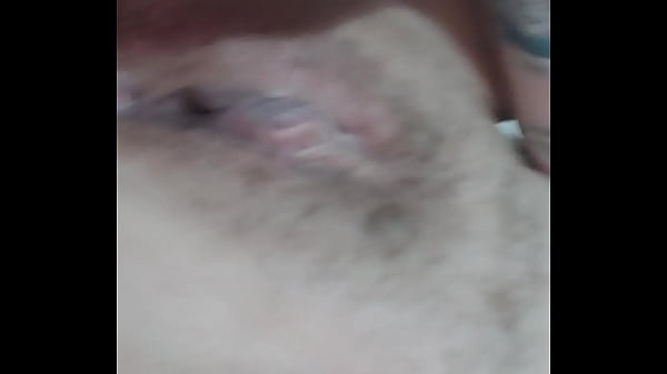 Play MP4 - Vazou na Net&excl; Novinha arrombando o cuzinho na chamada de v&iacute;deo&period;