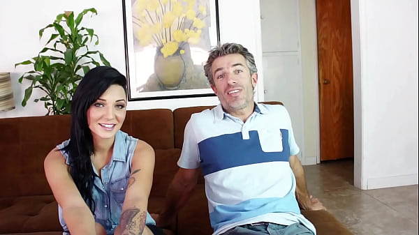 Nonton See Her Get On The Couch And Take Her Papa's Cock Till He's Ready To Pull Out Of Her... thumbnail