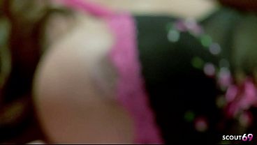 Nonton Fit Mature Wife With Huge Monster Tits Suprised With Fuck At The Morning And Filmed By His Best Friend thumbnail