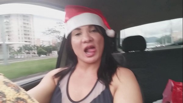 Play MP4 - Bianca Foi fazer um ido para o papai noel e acabou caindo no peru de natal&period;