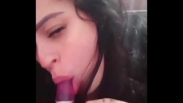 Exibi&ccedil;&atilde;o masturba&ccedil;&atilde;o consolo plug anal e gozada show completo 