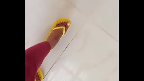 Nonton Shaz Is Teasing And Playing With Her Beautiful Feet thumbnail