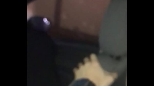 Homens brancos acordam o amigo na porta do condominio no edson queiroz fortaleza 