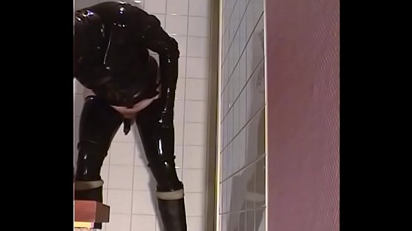 Roxina2003HornyRubberShemale161003XL.WMV 
