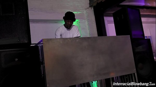 Play MP4 - Miranda Miller Loves To Suck Big Black Cocks