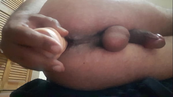 Play MP4 - Me meto el dildo y chorreo