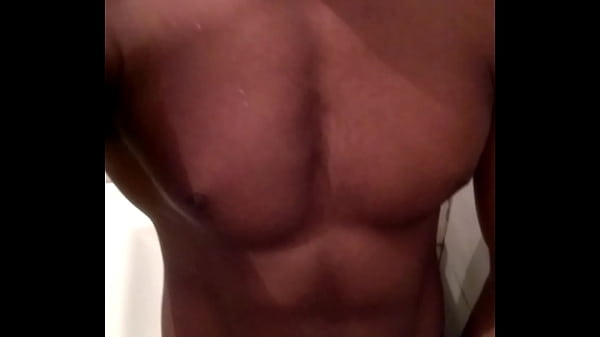 Moreno Sarado Mostrando Pau 