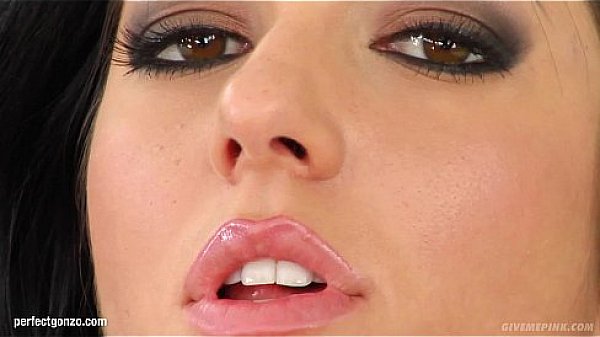 Britney gets herself off by masturbating with fingers and dildo at Give Me Pink 