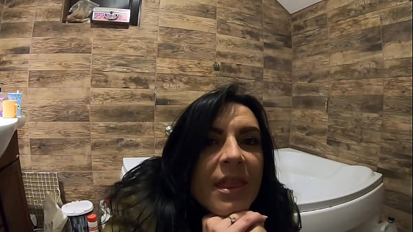 Preview - MilfyCalla- Pee play in bathtub while wearing a fur coat and pantyhose 198 