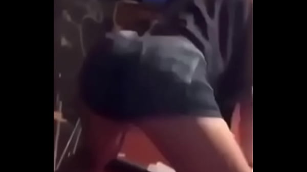 Abrianna tryn to make her azz shake 