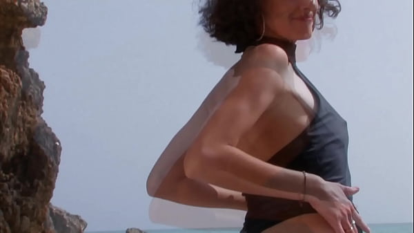 Nonton Velvet Licx Loves Being A Black Chasing Cougar Bitch thumbnail