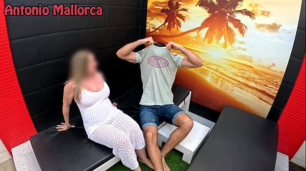 Play MP4 - 9 Months Pregnant MILF Gets Picked up in Public