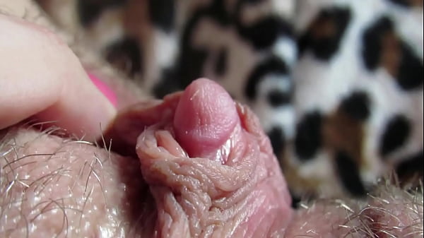 Play MP4 - Extreme Closeup On My Huge Pulsating Clit Head