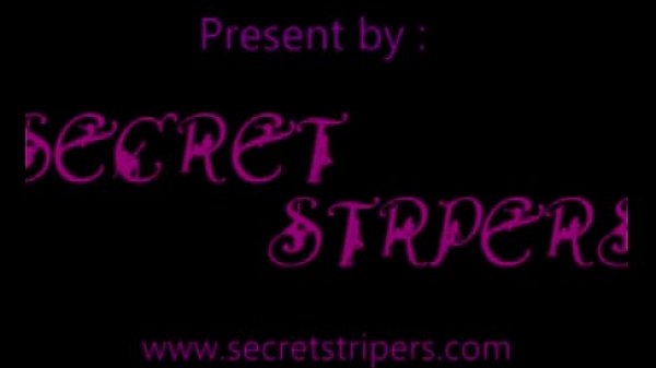 Nonton Brunette Masturbating thumbnail