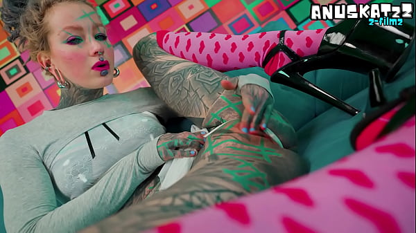 Skinny tattoo girl plays with her anal hole sextoy masturbation 
