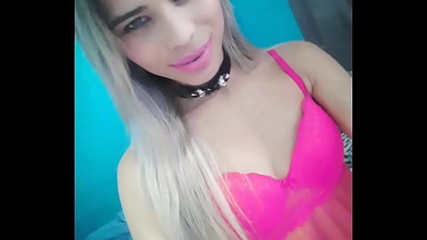 ⋆ Travesti barbiezinha tirando selfie