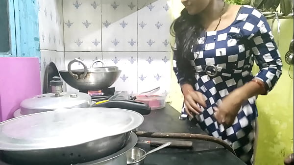 मालकिन घर पर नही थी तभी मालिक ने काम वाली को चोदा वॉयस