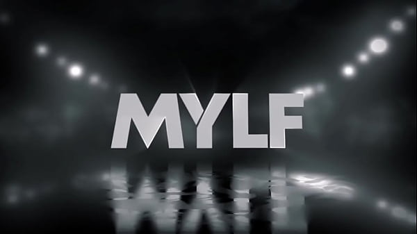 Nonton Tarot Cards & Oiled Tits: Bambi&rsquo;s Kinky Rituals thumbnail