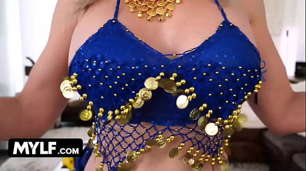 Tarot cards & oiled bambi&rsquo;s kinky rituals 