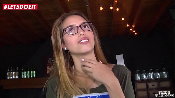 Play MP4 - MAMACITAZ - &num;Lucia Vergara - Colombian Babe Lucia Gets A Huge Facial