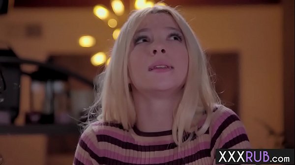 Play MP4 - Two horny lesbians enjoyed a passion pussy massage