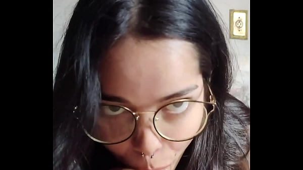 Play MP4 - Incr&iacute;vel o boquete babado e guloso que a White Moon fez pela manh&atilde;