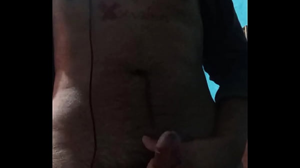 Chico muestra su polla