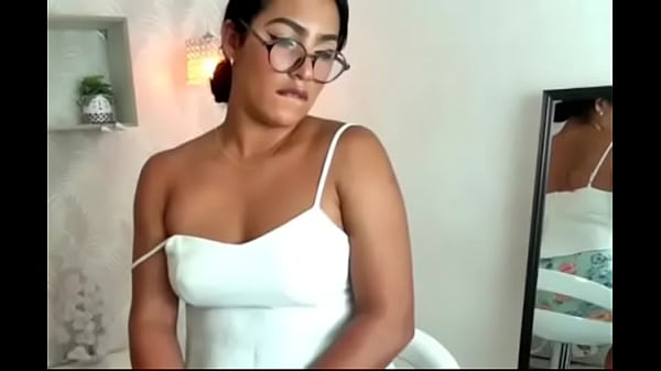 Lucyxgoddes la bella asistente administrativa