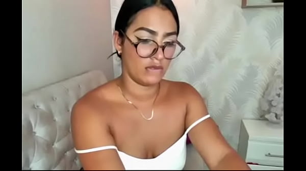 Lucyxgoddes la bella asistente administrativa