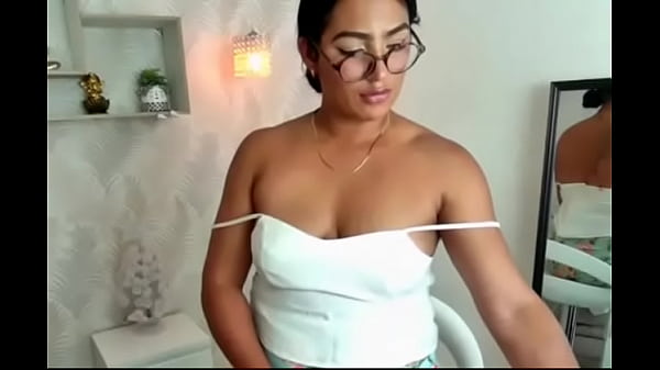 Lucyxgoddes la bella asistente administrativa