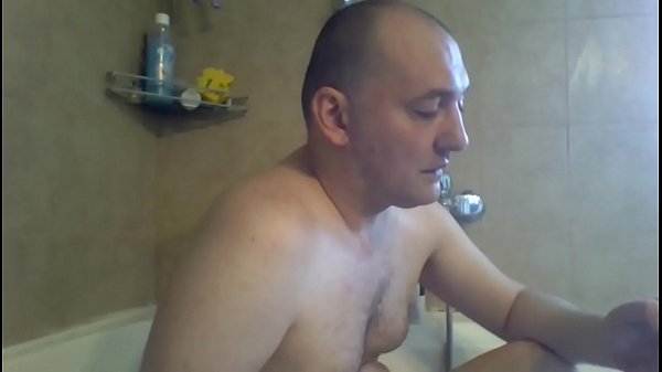 Play MP4 - bubble bath and penis shaved man solo
