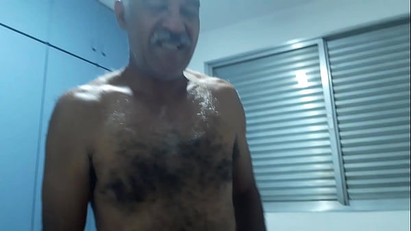 Play MP4 - Coroa Roludo Fodendo Passivo Gordinho